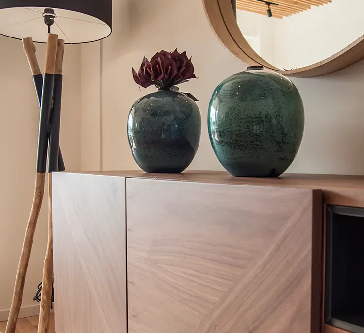 Refresh the decoration or commission an interior design project?